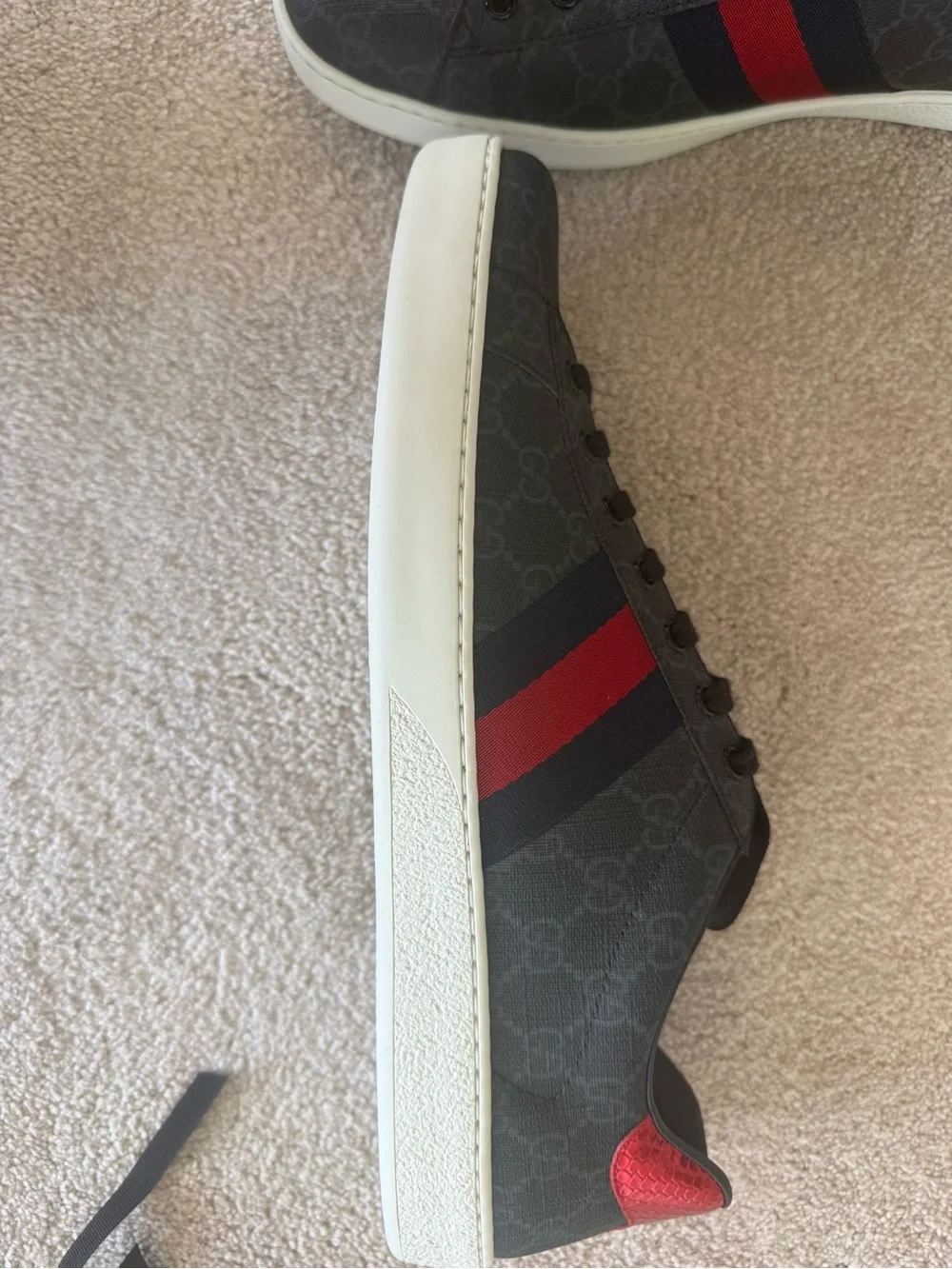 Gucci Men's Gray GG Canvas Low-Top Sneakers with Red-Blue Stripe